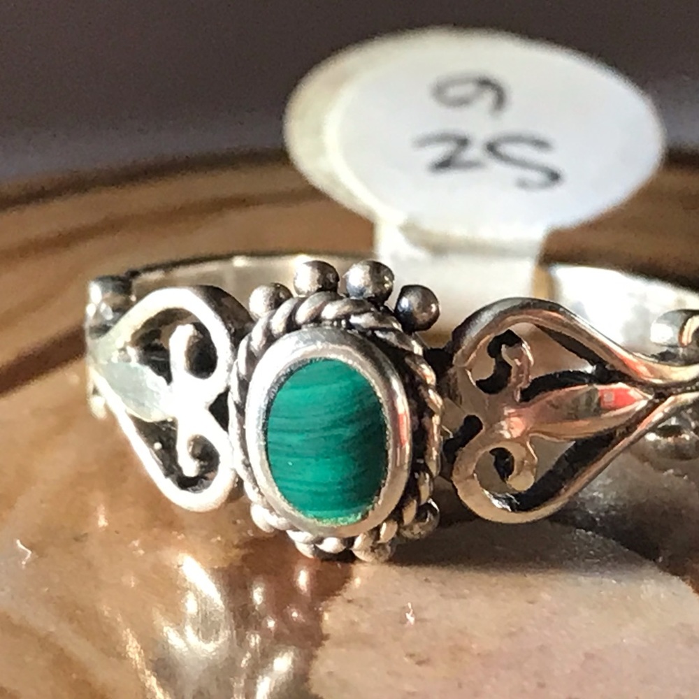 Sterling Silver Green Malachite Ring - Picture 3 of 3